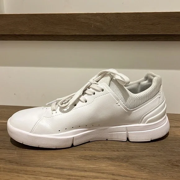 On “Roger” style runner - Picture 3 of 8